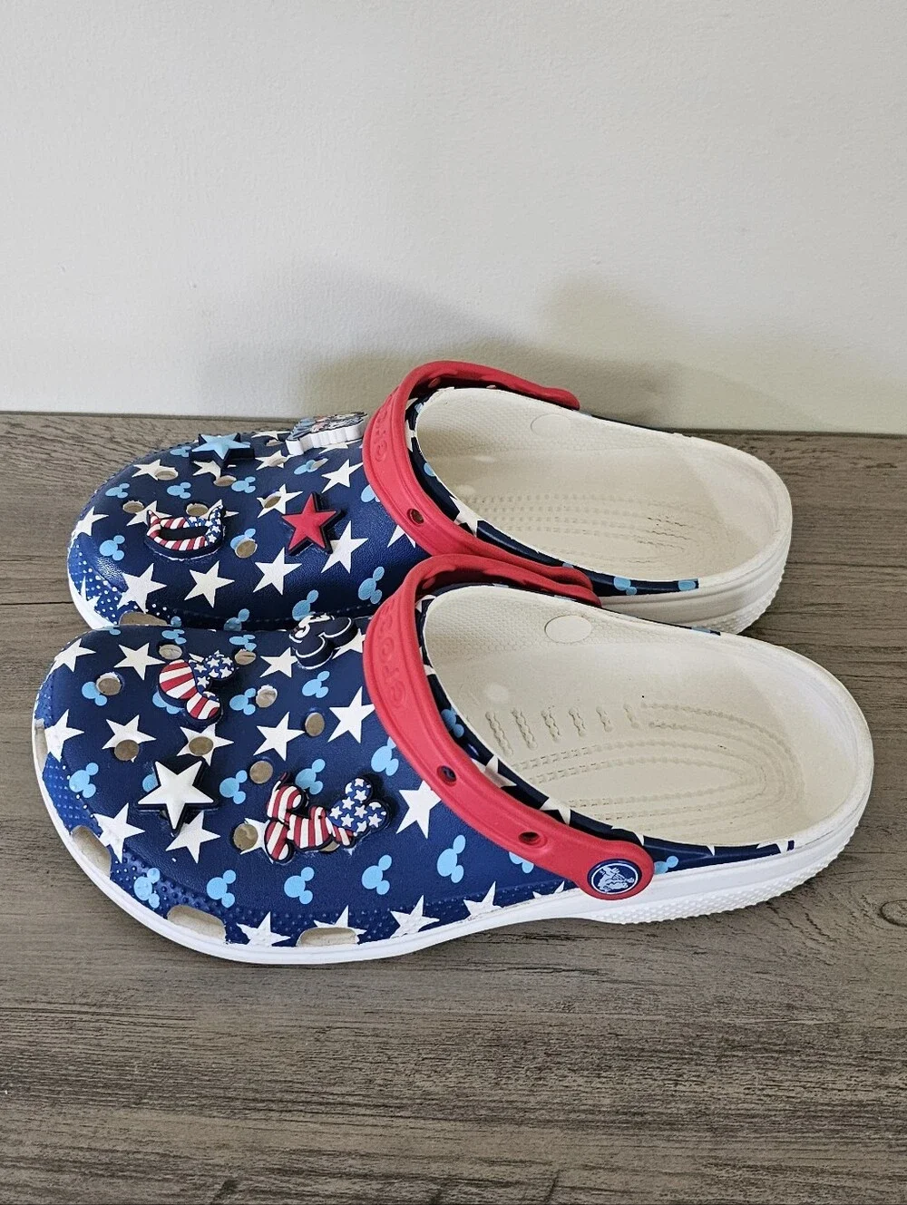 CROCS Disney American Red Blue Star Mickey Clogs with Red Strap Men 8 Women 10